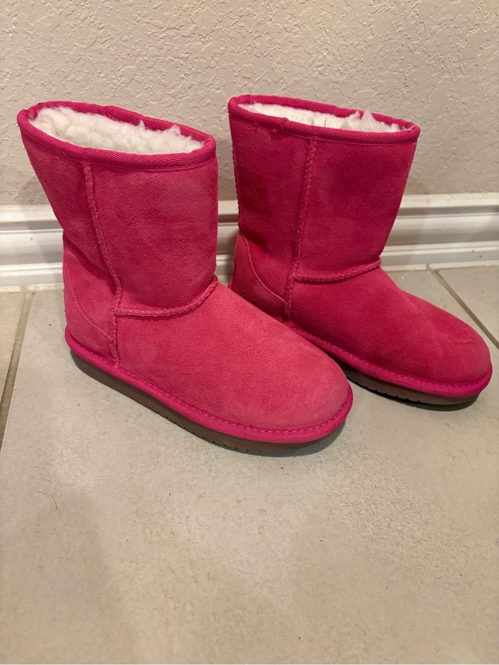 KOOLABURRA BY UGG KIDS KOOLA PINK SHORT BOOTS